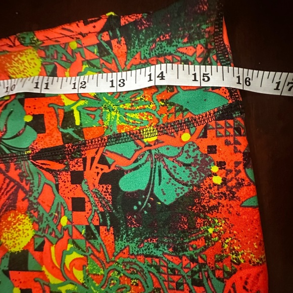 Zumba Wear Lovely Bright and Colorful Leggings Size Large - Picture 3 of 7